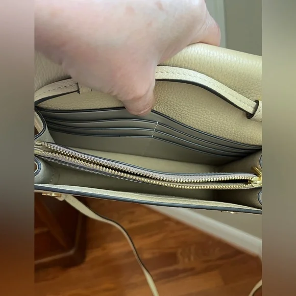 Tory Burch Miller Wallet Crossbody in Vanilla Soft Serve - Picture 11 of 15